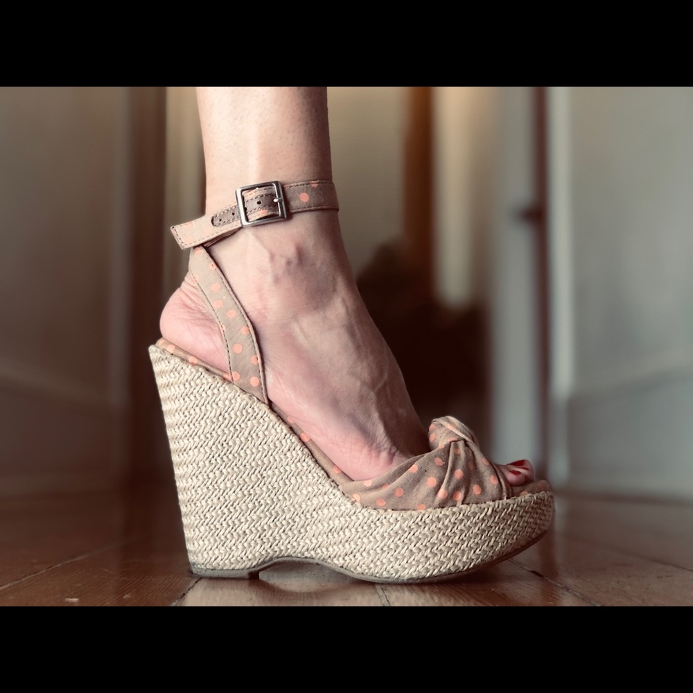 Splendid peep toe pink polka dot platform wedge